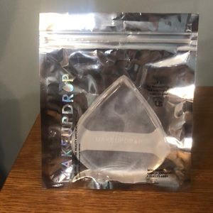 MakeupDrop Silicone Beauty Applicator